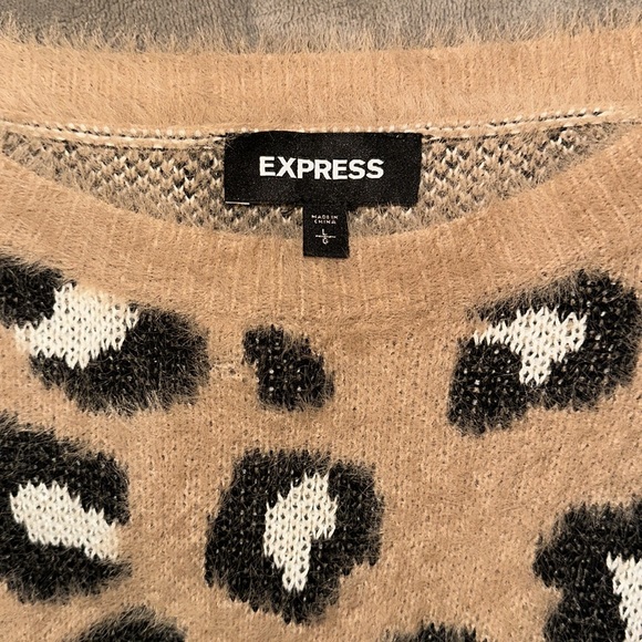 EXPRESS BRAND NEW SWEATER!! - Picture 2 of 3